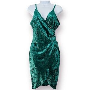 Charlotte Russe Green Crushed Velvet Spaghetti Strap Mini Dress Tulip Hem Med